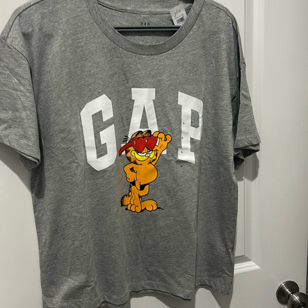 Gap and Garfield collaboration tee shirt size large